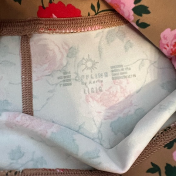 AERIE FLOWER BIKER SHORTS - Picture 5 of 5